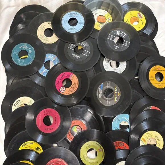 Lot of 100 Vintage 7" Vinyl Records 45 RPM Singles Crafts Decor Projects - Picture 2 of 9